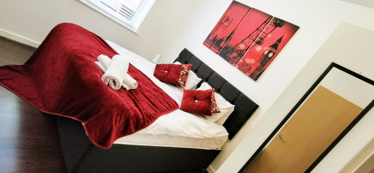 J Quarter - Sleeps 5 Long Term & Families Comfortably, 4 Beds, 2 Bathrooms 버밍엄 외부 사진
