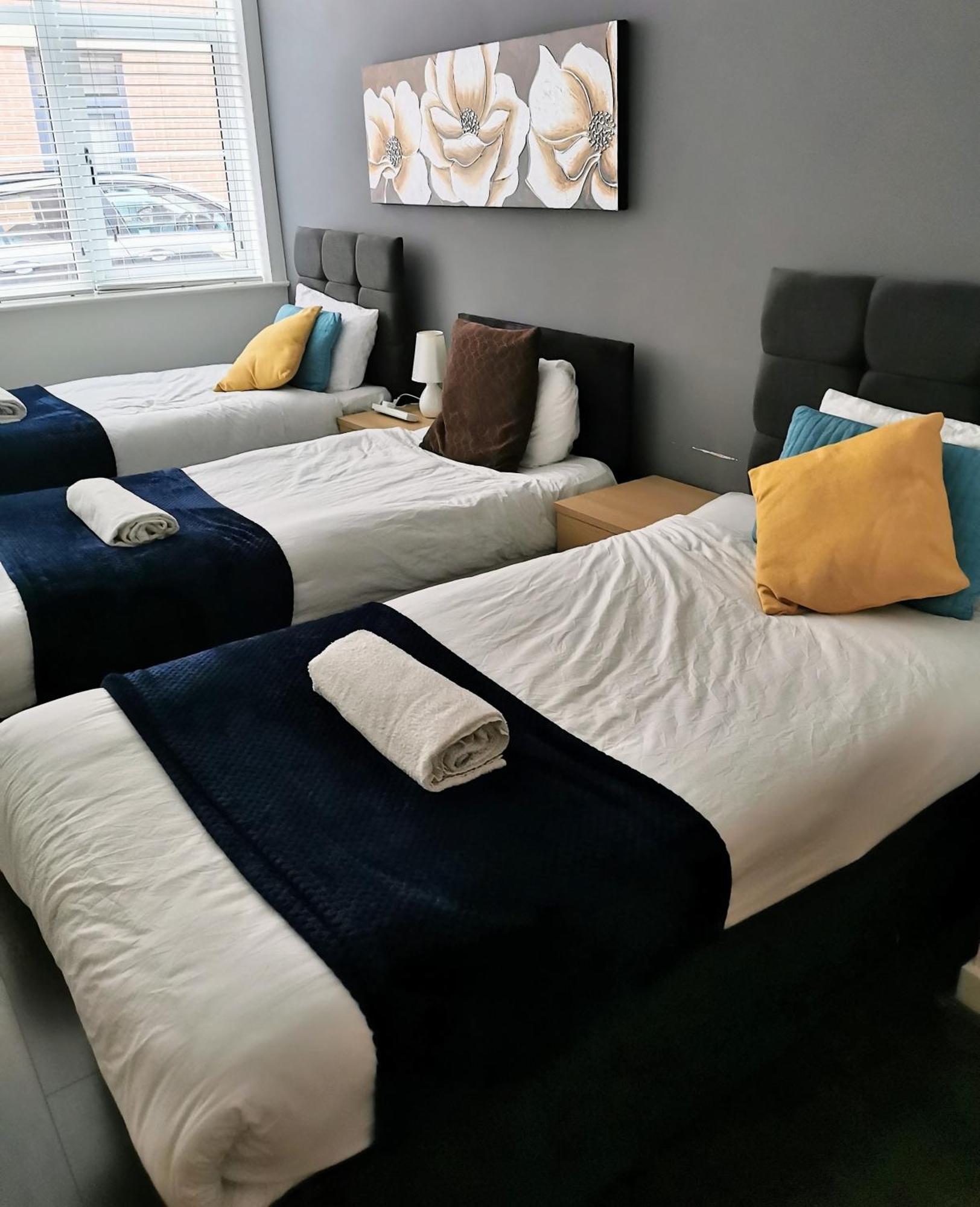 J Quarter - Sleeps 5 Long Term & Families Comfortably, 4 Beds, 2 Bathrooms 버밍엄 외부 사진
