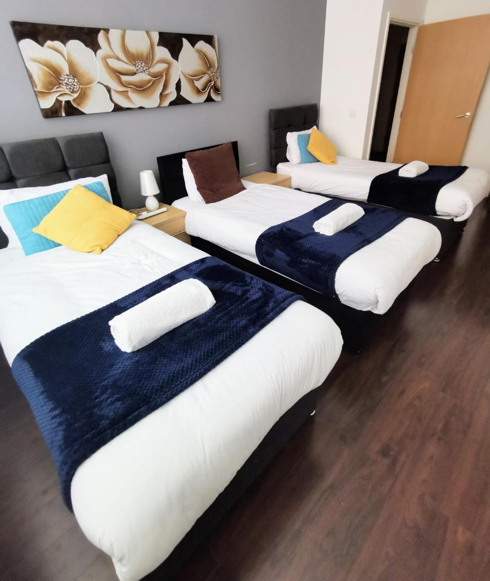 J Quarter - Sleeps 5 Long Term & Families Comfortably, 4 Beds, 2 Bathrooms 버밍엄 외부 사진